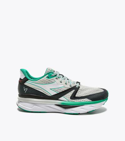 Diadora Atomo V7000 para hombre, gris titanio, blanco y negro (101.179073_D0473)