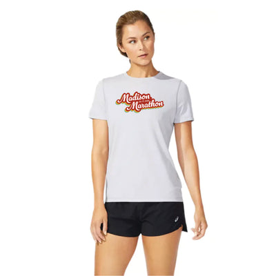 Maratón de Madison 2025 - Camiseta de manga corta ASICS Ready Set para mujer, gris (2012b469) (MM-06)