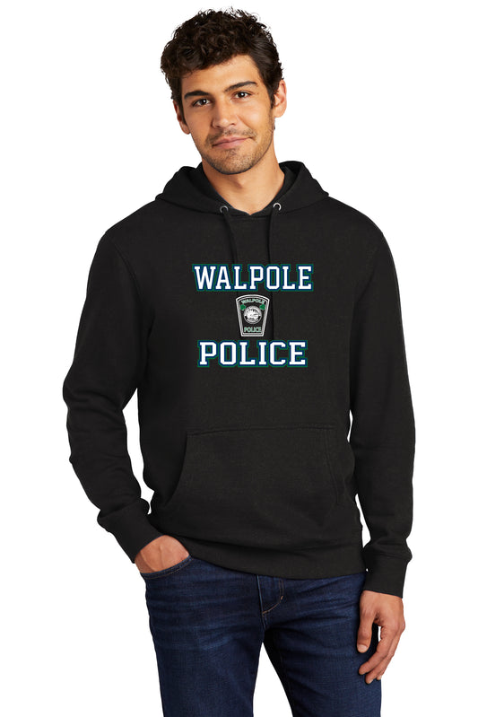 Sudadera con capucha de polar District® VIT™ para adultos del Día de San Patricio 2024 del Departamento de Policía de Walpole - DT6100