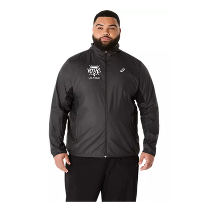 Chaqueta ASICS para hombre, color negro, con capucha Night Terrors Run Crew (2011D235) (NTRC-02)