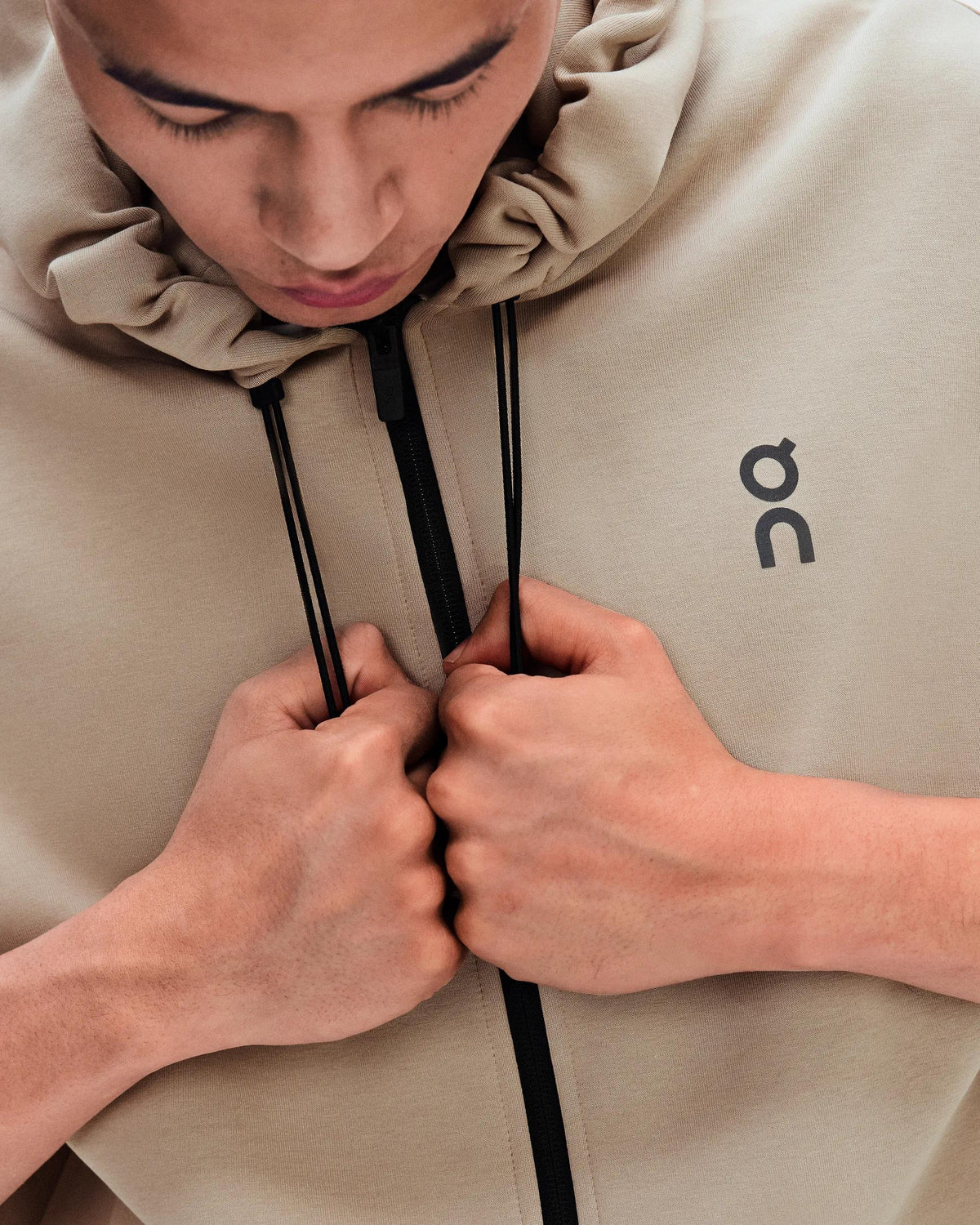 ON Men's Focus Tech Zip Hoodie - Desert