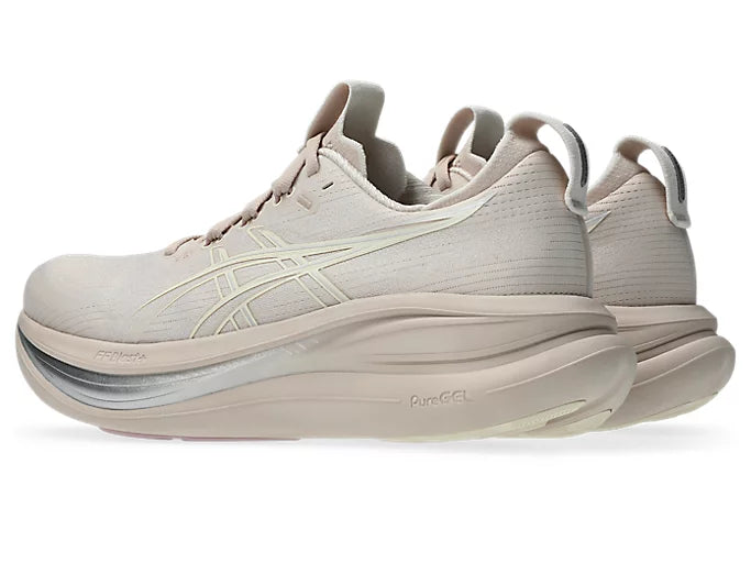 ASICS GEL-NIMBUS 28 para mujer - BEIGE MINERAL/CREMA
