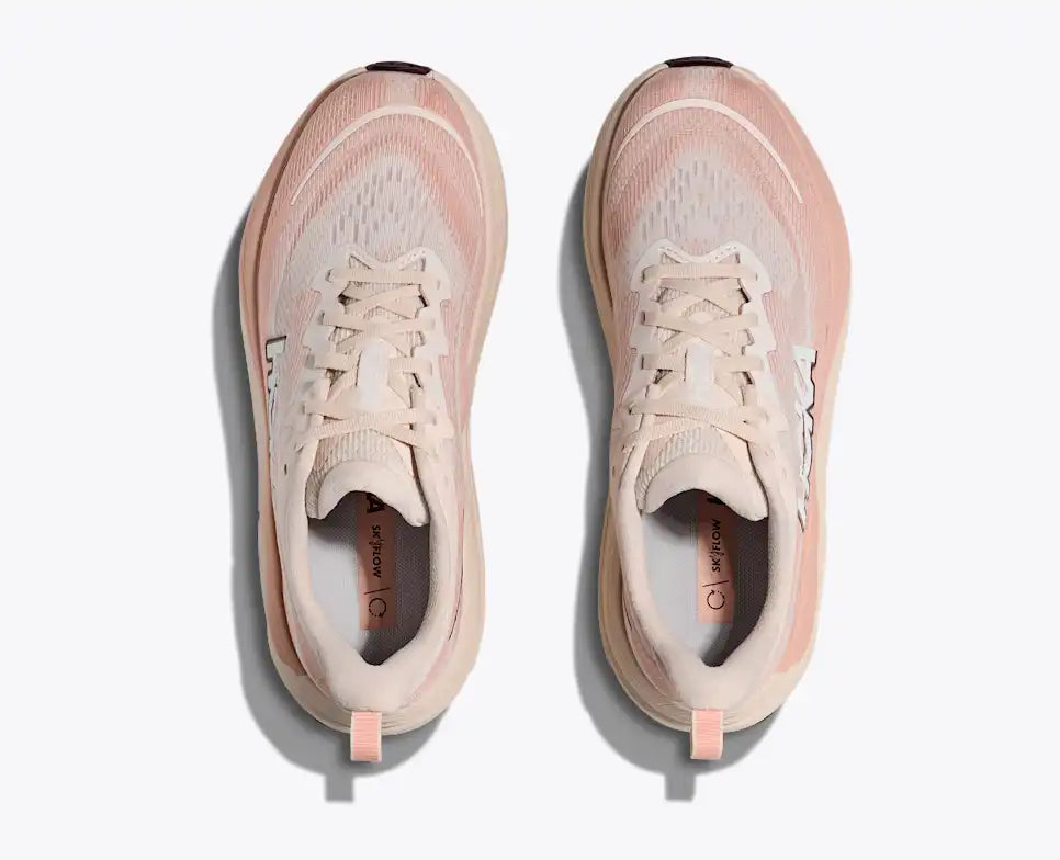 HOKA Skyflow para mujer - Crema rosa/Latte rosa (Ancho)