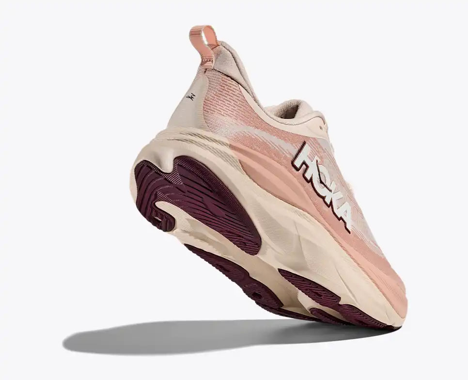 HOKA Skyflow para mujer - Crema rosa/Latte rosa (Ancho)