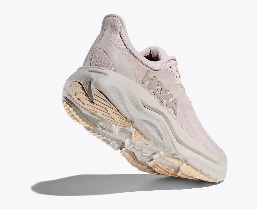 HOKA Arahi 8 para hombre - LECHA / MASILLA (Ancho)