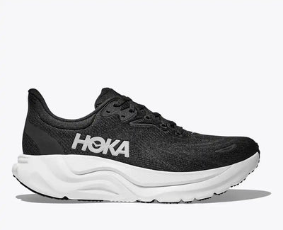 HOKA Arahi 8 para hombre - NEGRO / BLANCO (extra ancho)