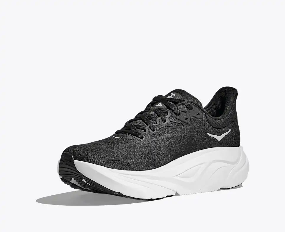 HOKA Arahi 8 para hombre - NEGRO / BLANCO (extra ancho)