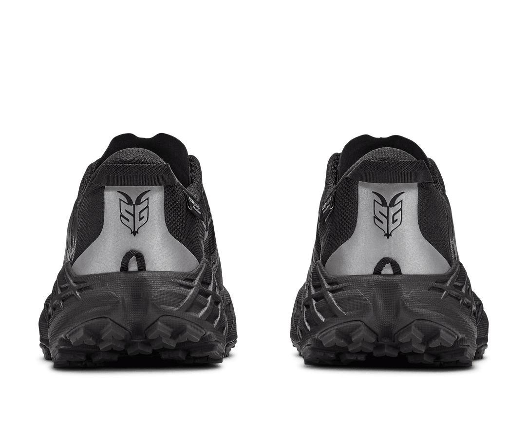 HOKA Women's Speedgoat 7 - BLACK / CARBON BLACK