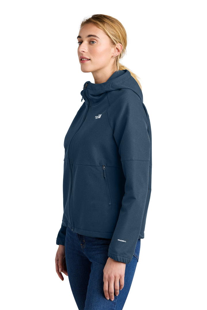UCIN del General Brigham de Massachusetts - Chaqueta softshell con capucha Barr Lake para mujer de The North Face® (NF0A8BUE)