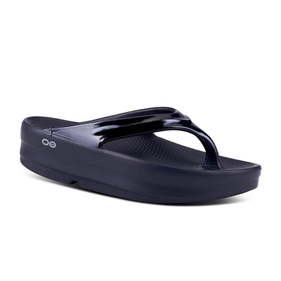 Oofos Sandalias de tiras OOmega para mujer (1410)