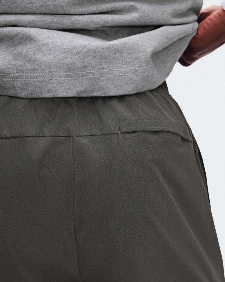 ON Men's Focus Shorts - Shadow
