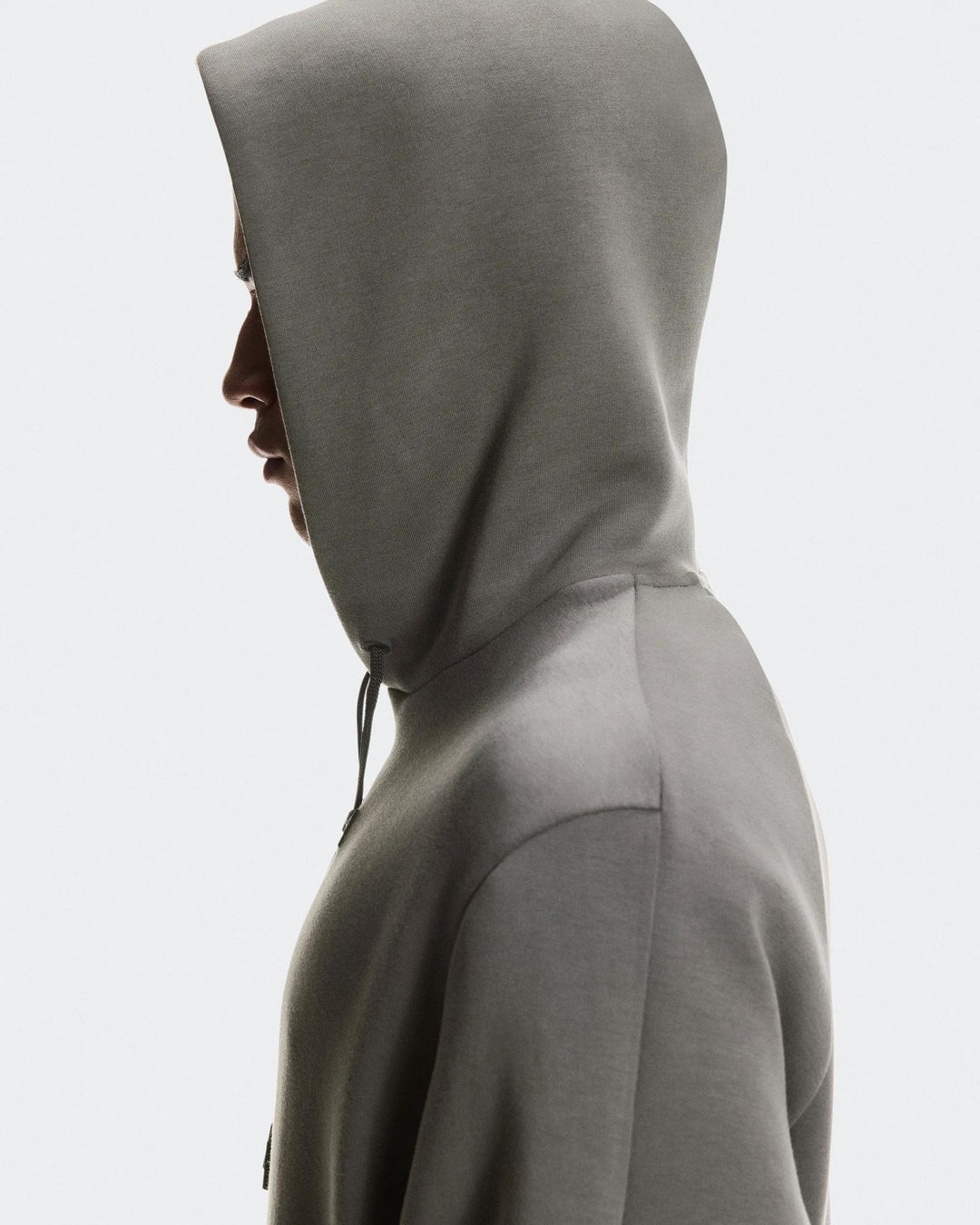 ON Men's Focus Tech Hoodie - Shadow