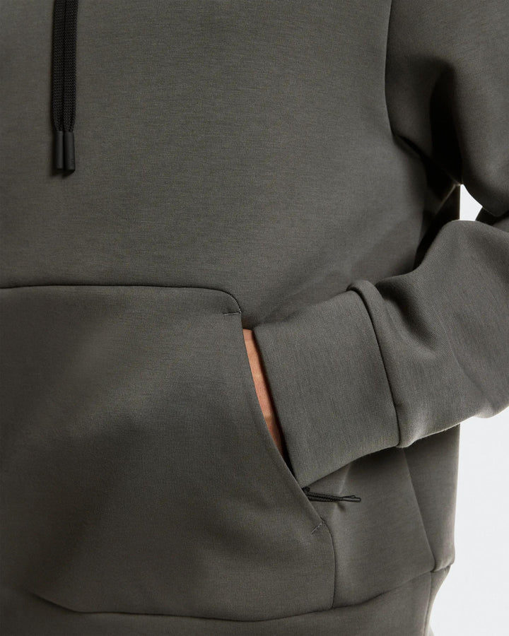 ON Men's Focus Tech Hoodie - Shadow