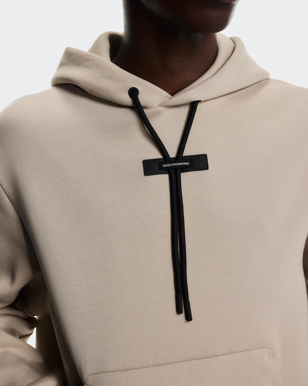 ON Men's Focus Tech Hoodie - Desert