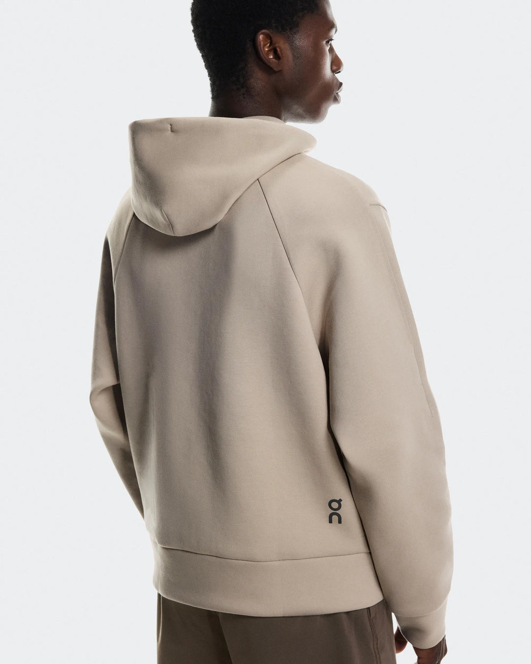 ON Men's Focus Tech Hoodie - Desert