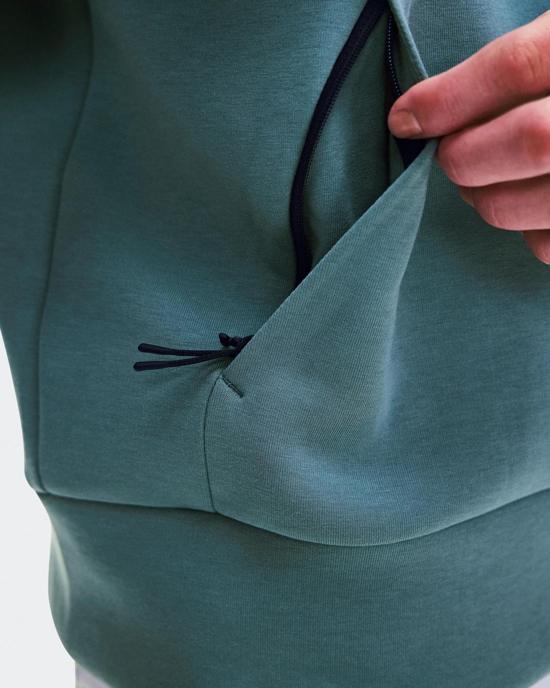 ON Men's Focus Tech Hoodie - Agave