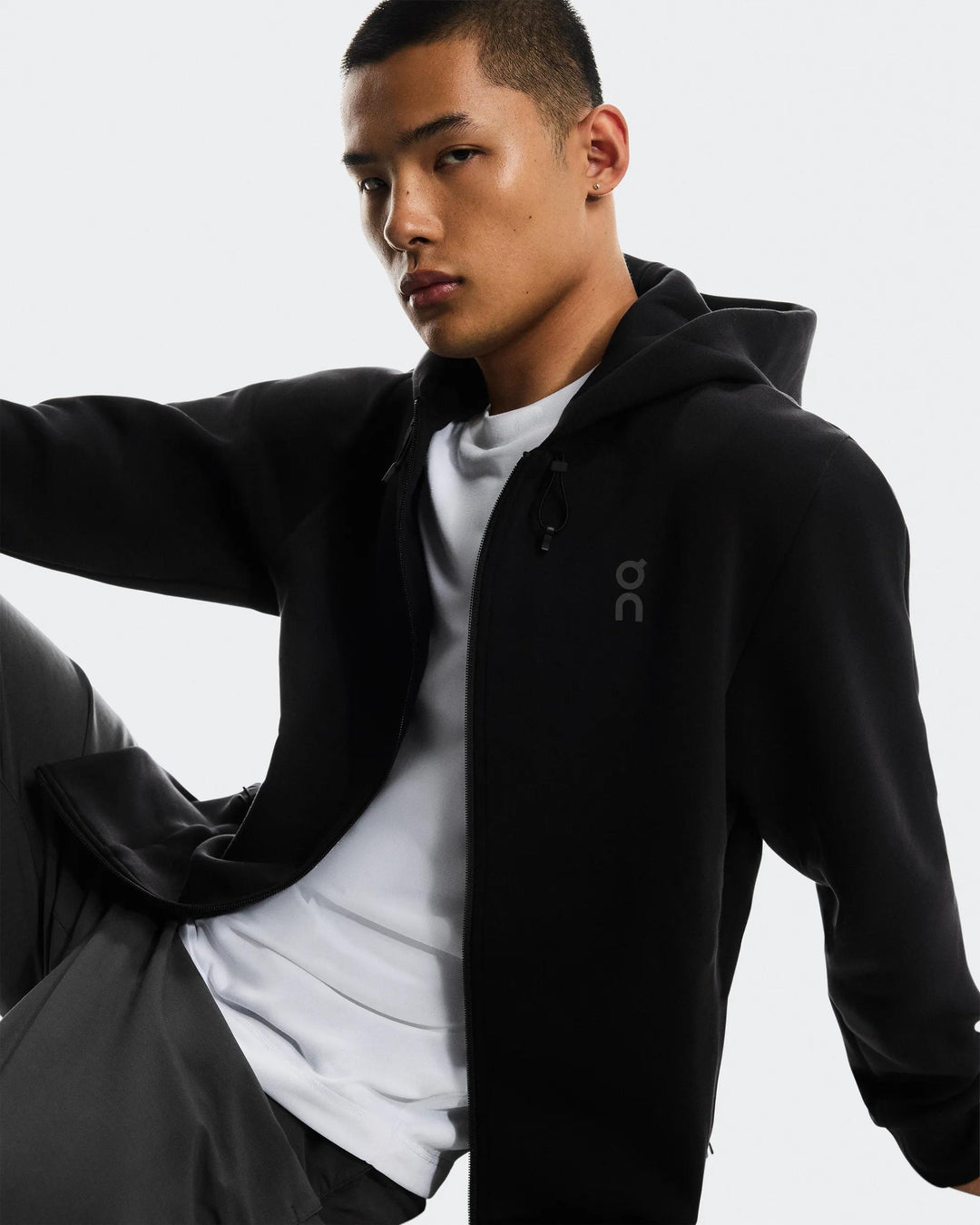 ON Men's Focus Tech Zip Hoodie - Black