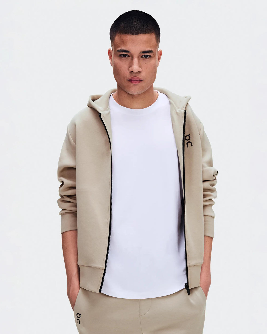 ON Men's Focus Tech Zip Hoodie - Desert