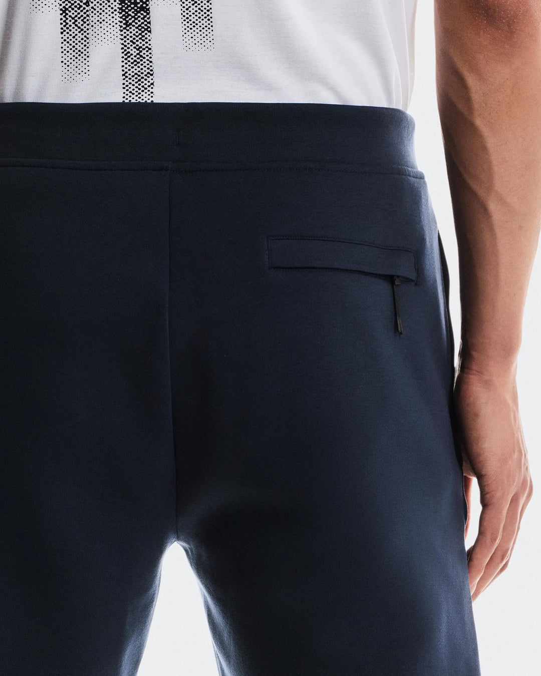 ON Men's Focus Tech Sweatpants - Navy