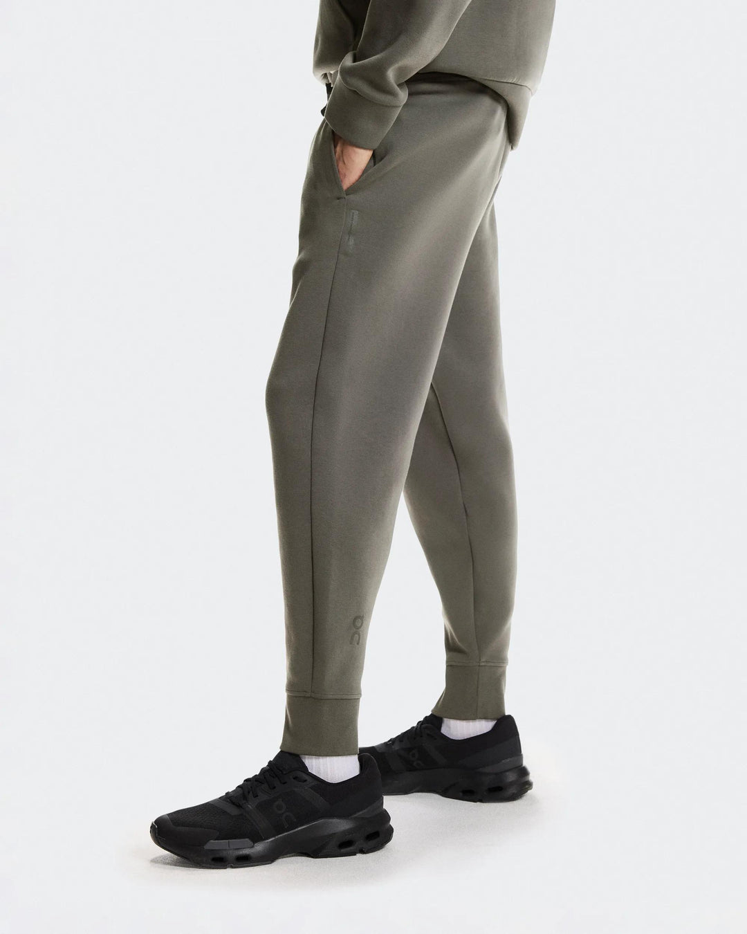 ON Men's Focus Tech Sweatpants - Shadow