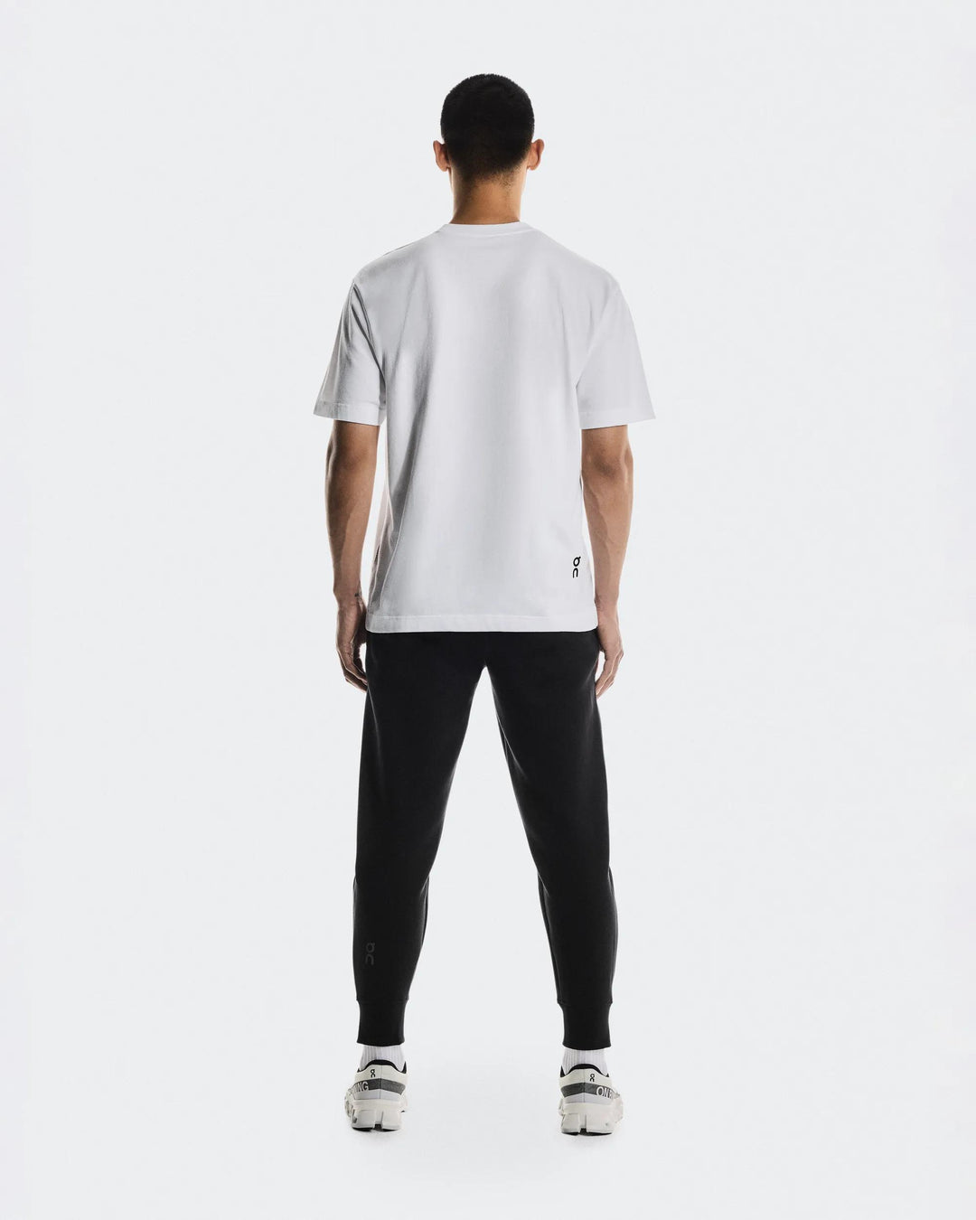 ON Men's Focus Tech Sweatpants - Black