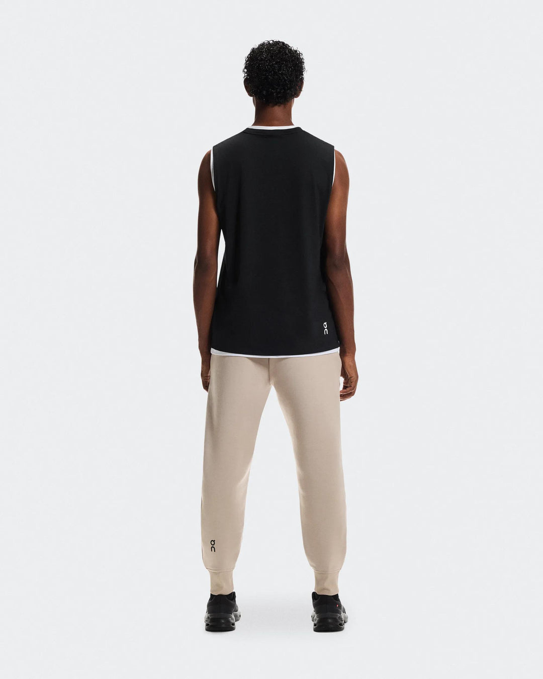 ON Men's Focus Tech Sweatpants - Desert