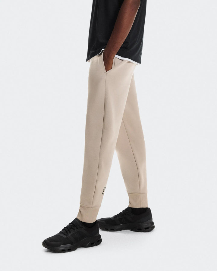 ON Men's Focus Tech Sweatpants - Desert