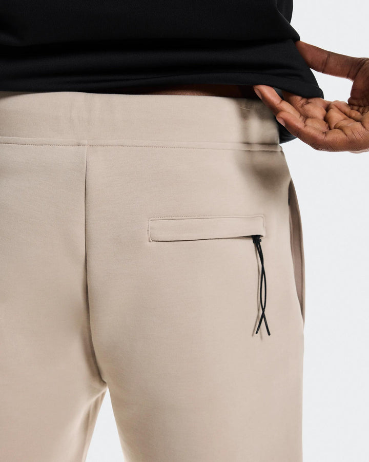 ON Men's Focus Tech Sweatpants - Desert