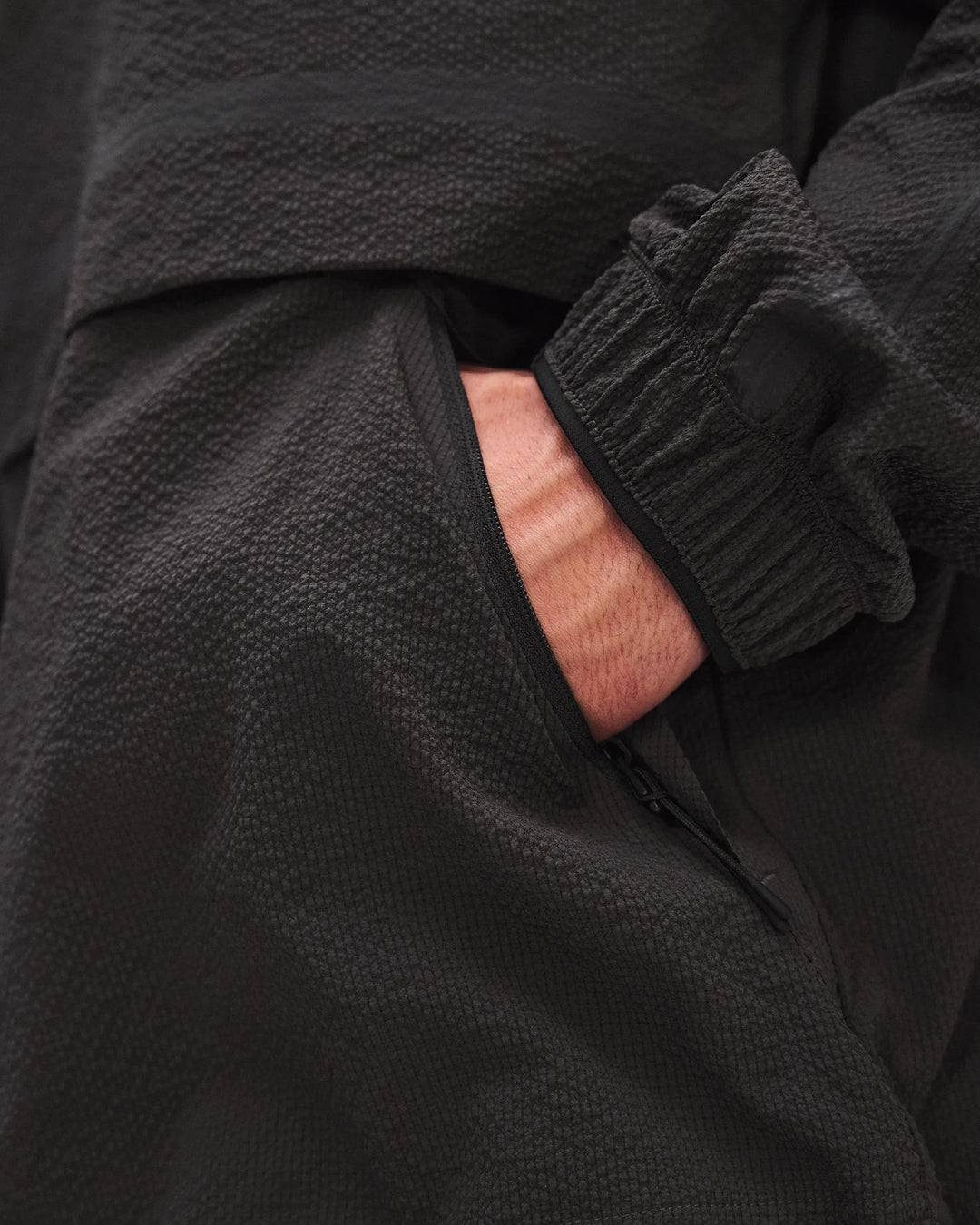 ON Men's Performance Volt Jacket - Espresso