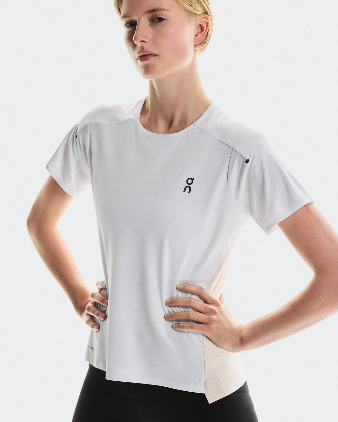 ON Women's Performance-T 3 - White Silver