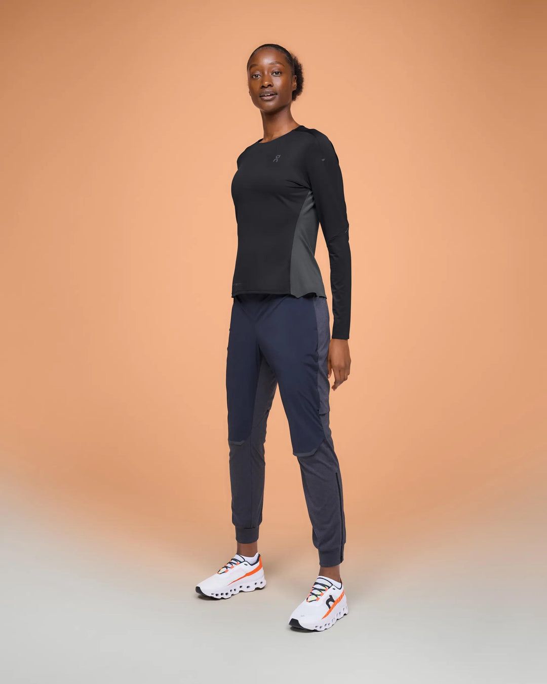 ON Women's Performance Long-T 2 - Black Eclipse