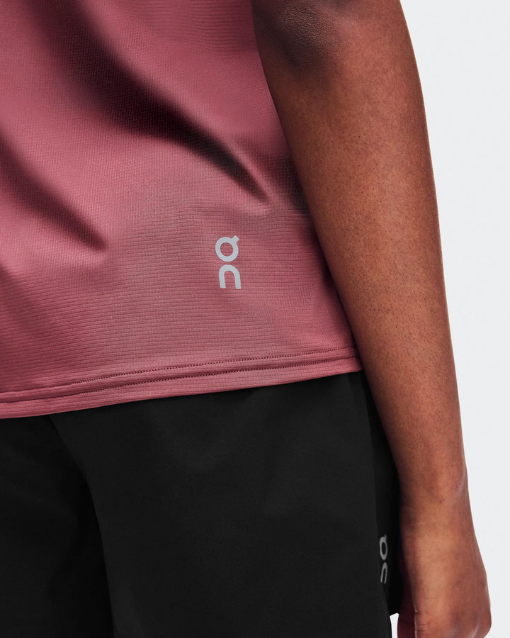 ON Women's Core-T 1 - Barberry