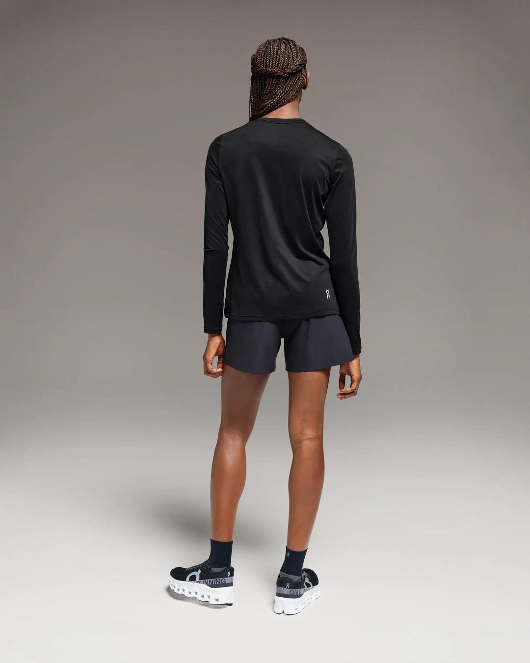 ON Women's Core Long-T 1 - Black