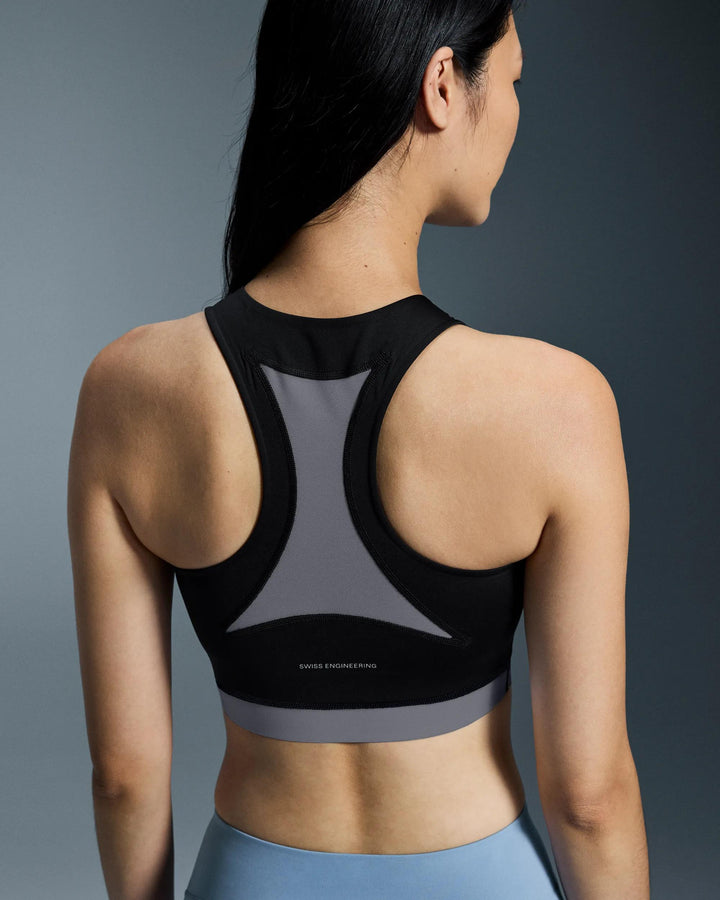ON Women's Train 2-in-1 Crop - Black