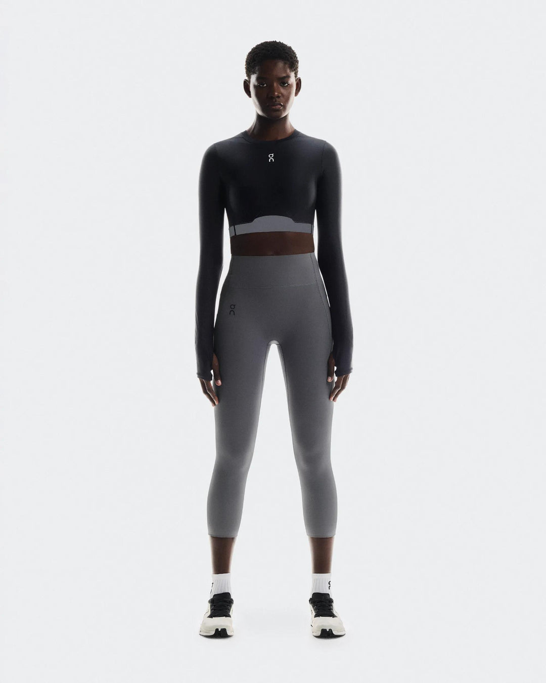 ON Women's Train Long Sleeve Crop - Black