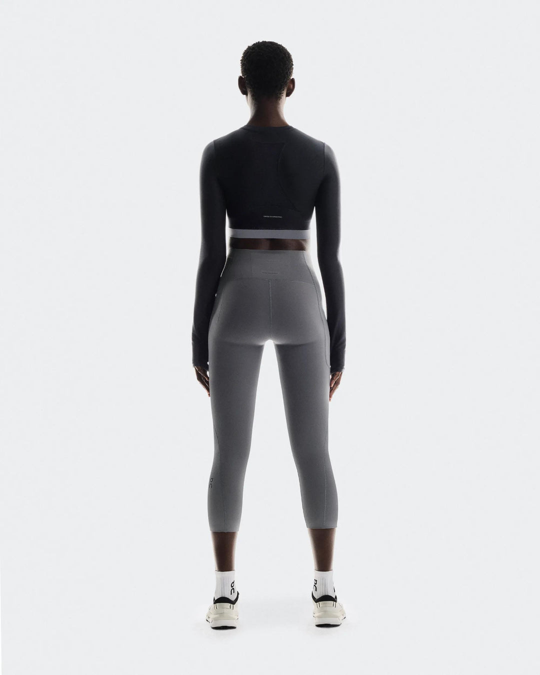 ON Women's Train Long Sleeve Crop - Black