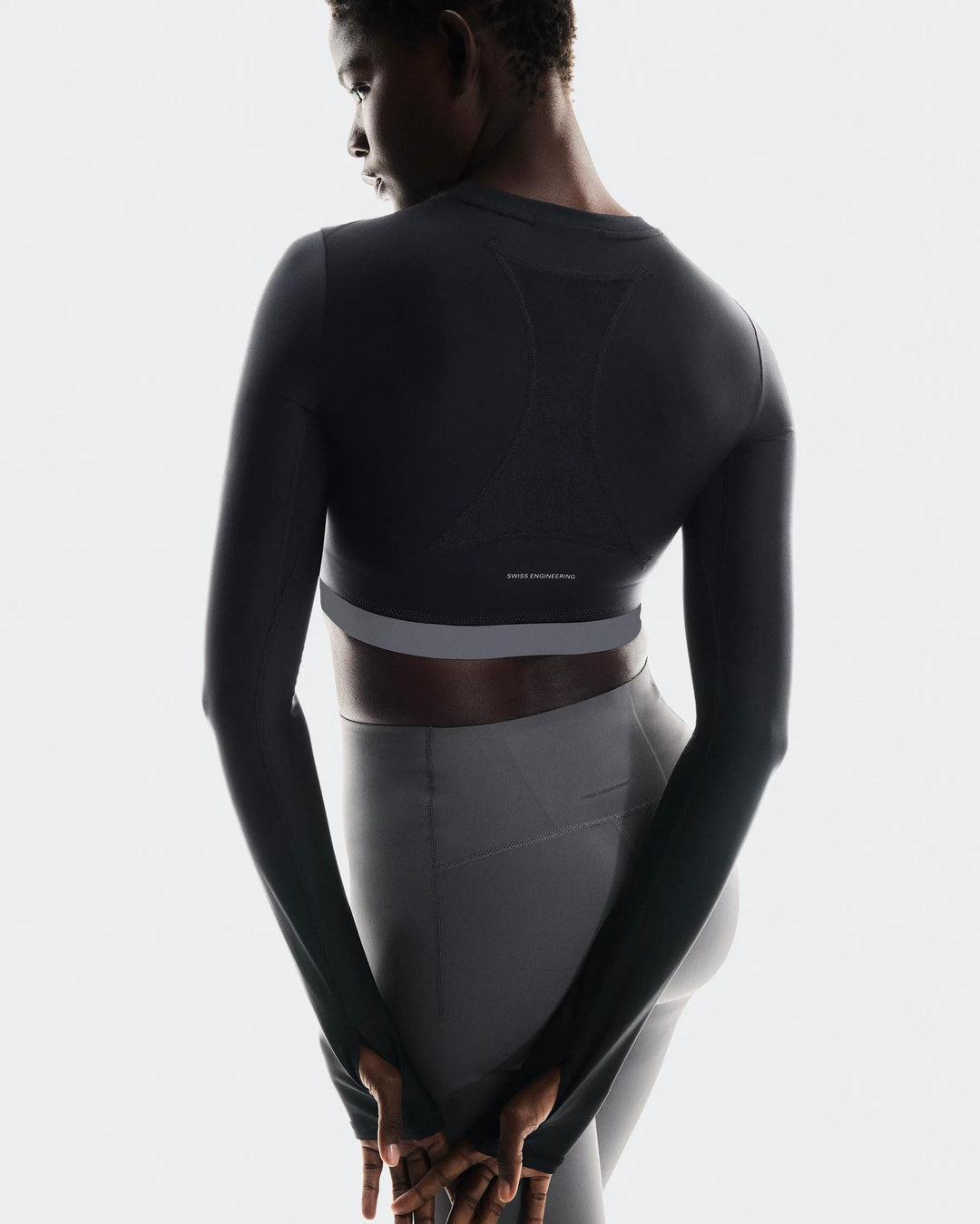 ON Women's Train Long Sleeve Crop - Black
