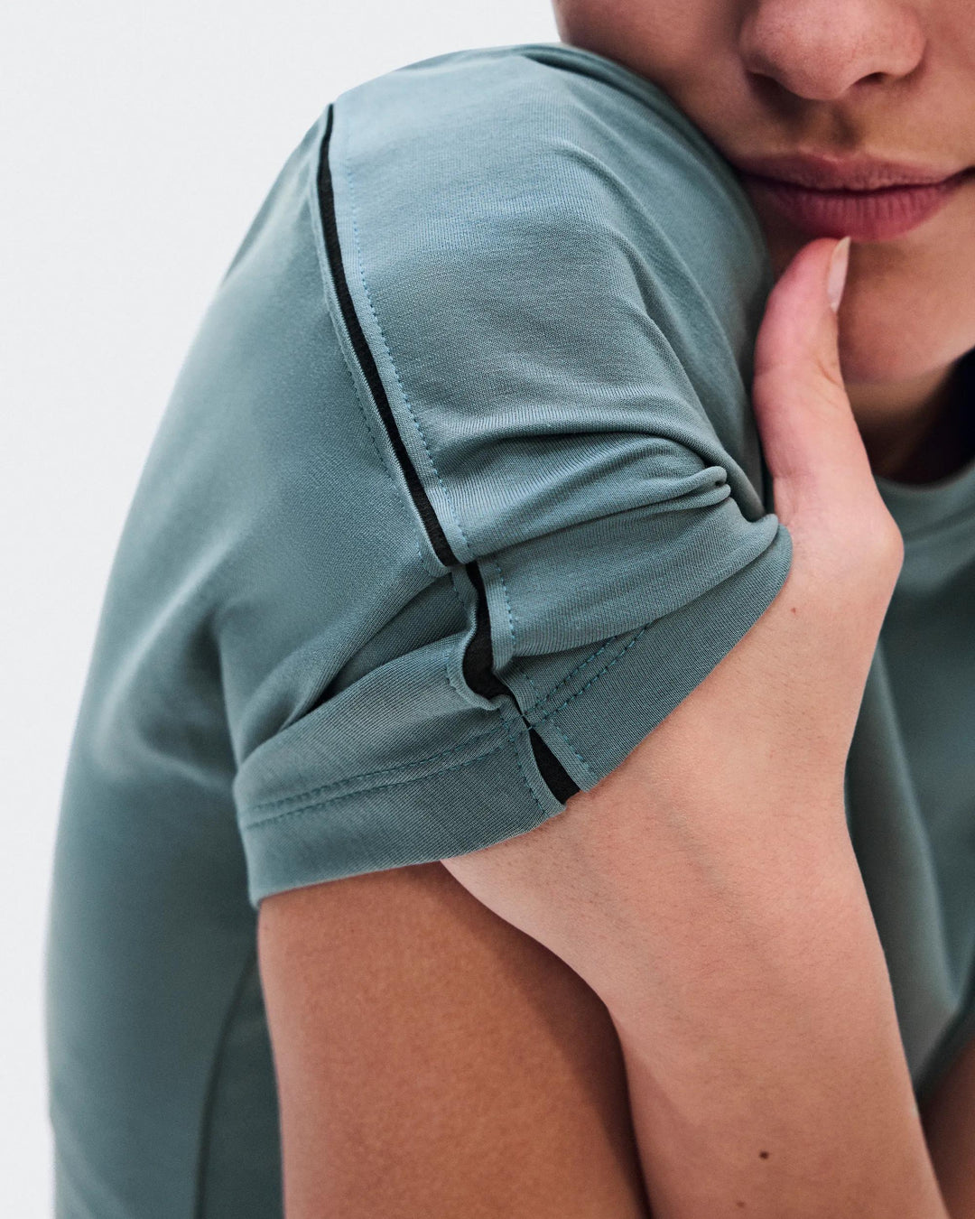ON Women's Focus-T - Agave