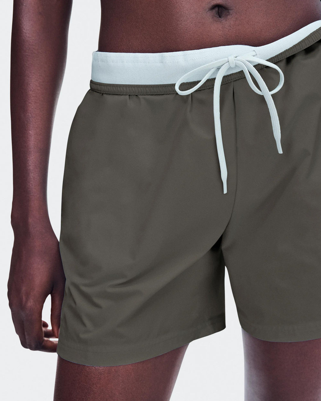 ON Women's 5" Core Shorts - Eclipse