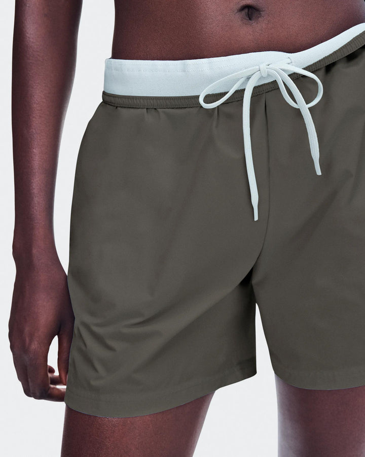 ON Women's 5" Core Shorts - Eclipse