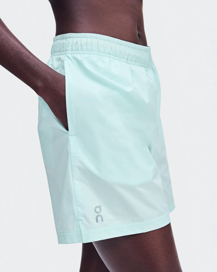 ON Women's 5" Core Shorts - Flurry