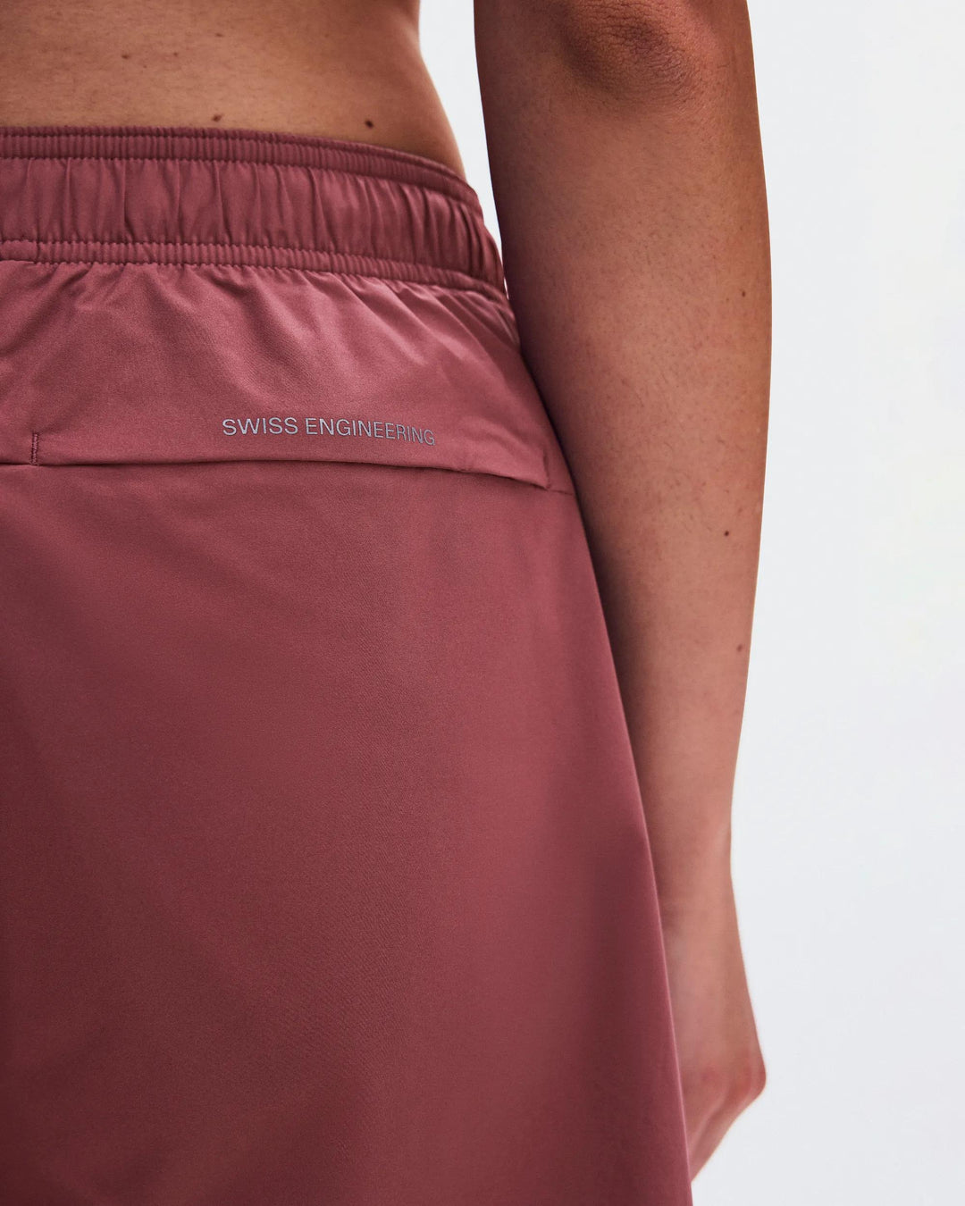 ON Women's 5" Core Shorts - Barberry