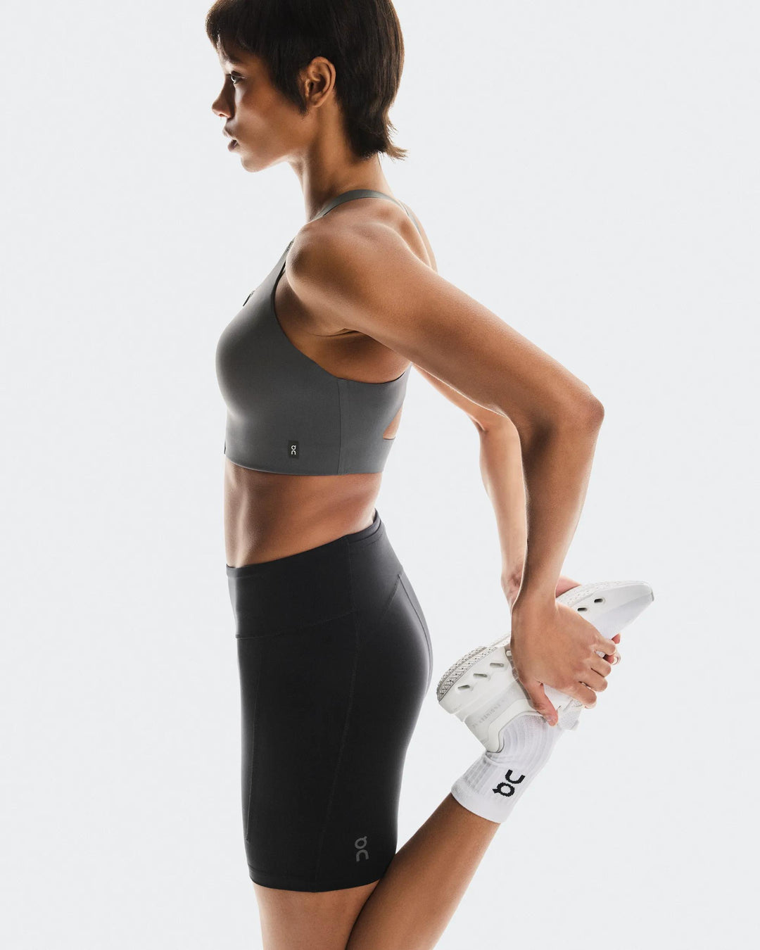 ON Women's Performance Tights Short - Black