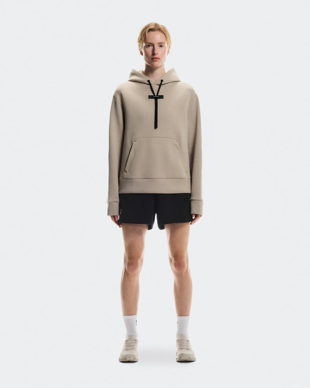 ON Women's Focus Tech Hoodie - Desert