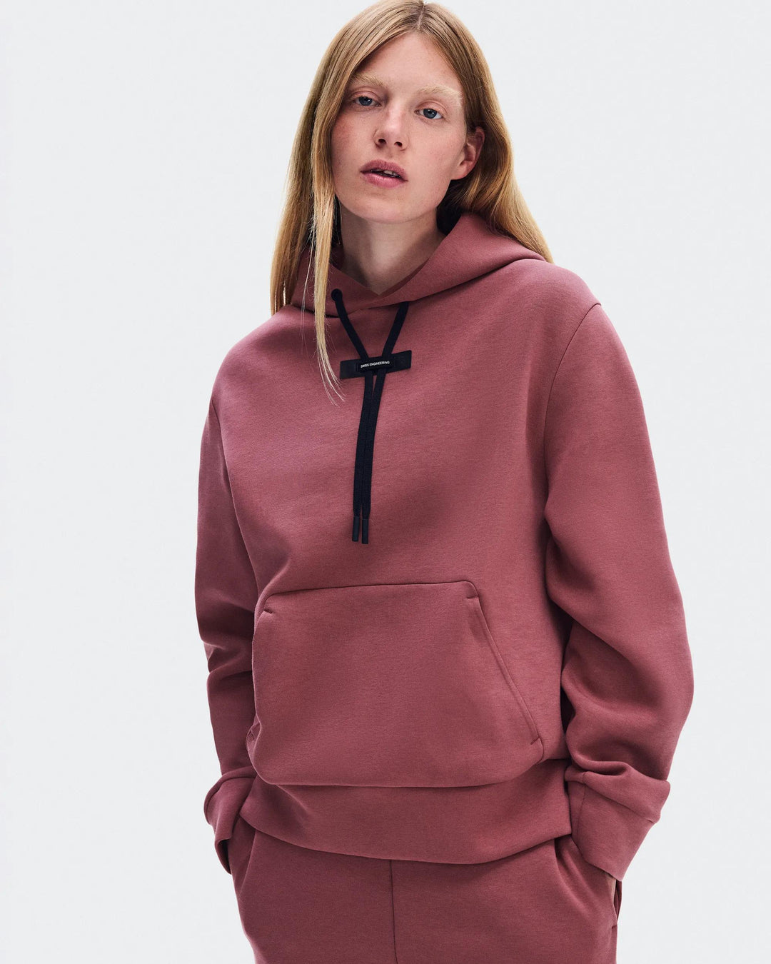 ON Women's Focus Tech Hoodie - Barberry