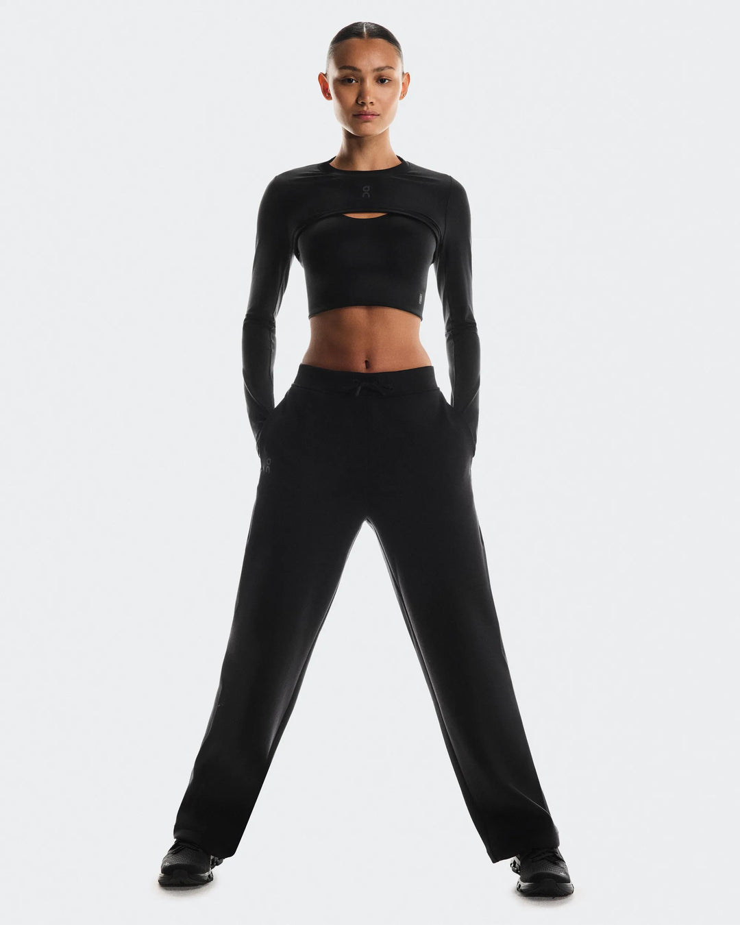 ON Women's Focus Tech Sweatpants - Black