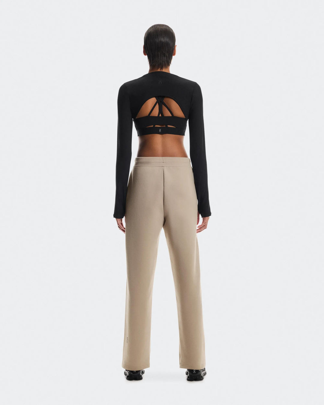 ON Women's Focus Tech Sweatpants - Desert