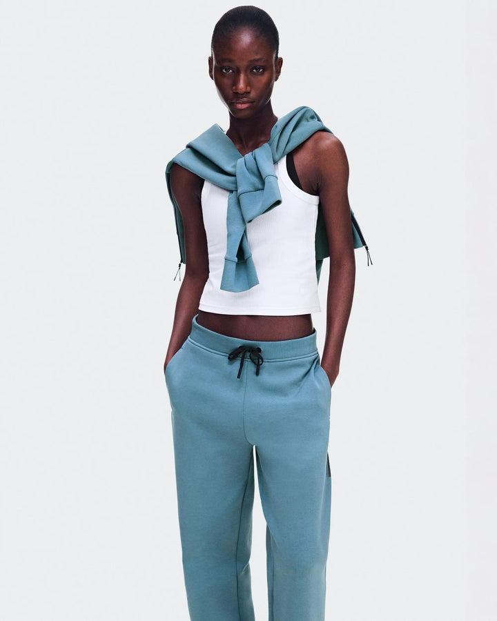 ON Women's Focus Tech Sweatpants - Agave