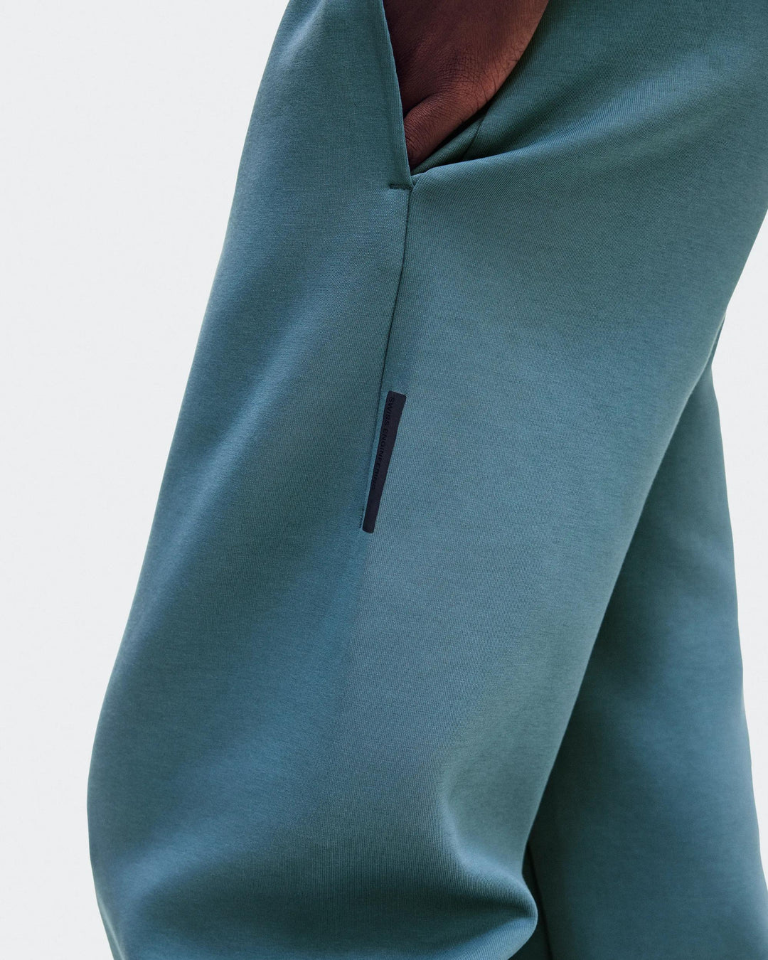 ON Women's Focus Tech Sweatpants - Agave