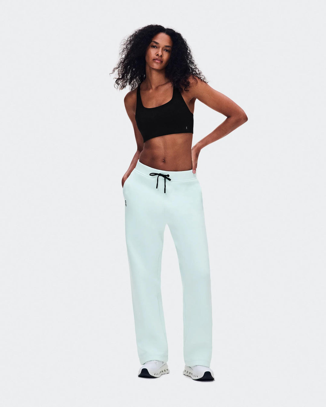 ON Women's Focus Tech Sweatpants - Flurry